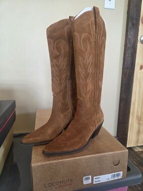 NWT Coconuts by Matisse Women's Tan Suede Knee-High Western Boots